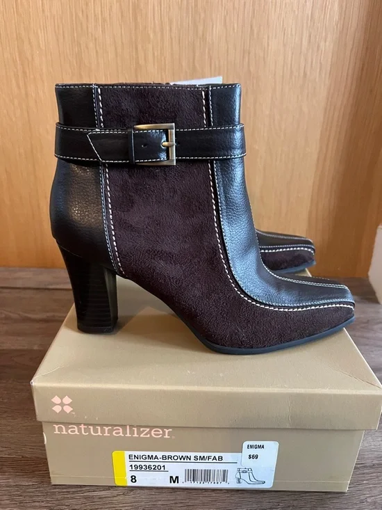 NWT Women Naturalizer Enigma Ankle Booties - Dark Brown - Size 8 - Picture 3 of 7